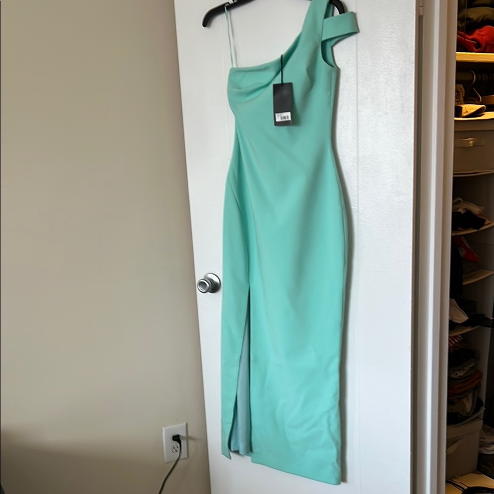 Likely Maxson gown in Aruba